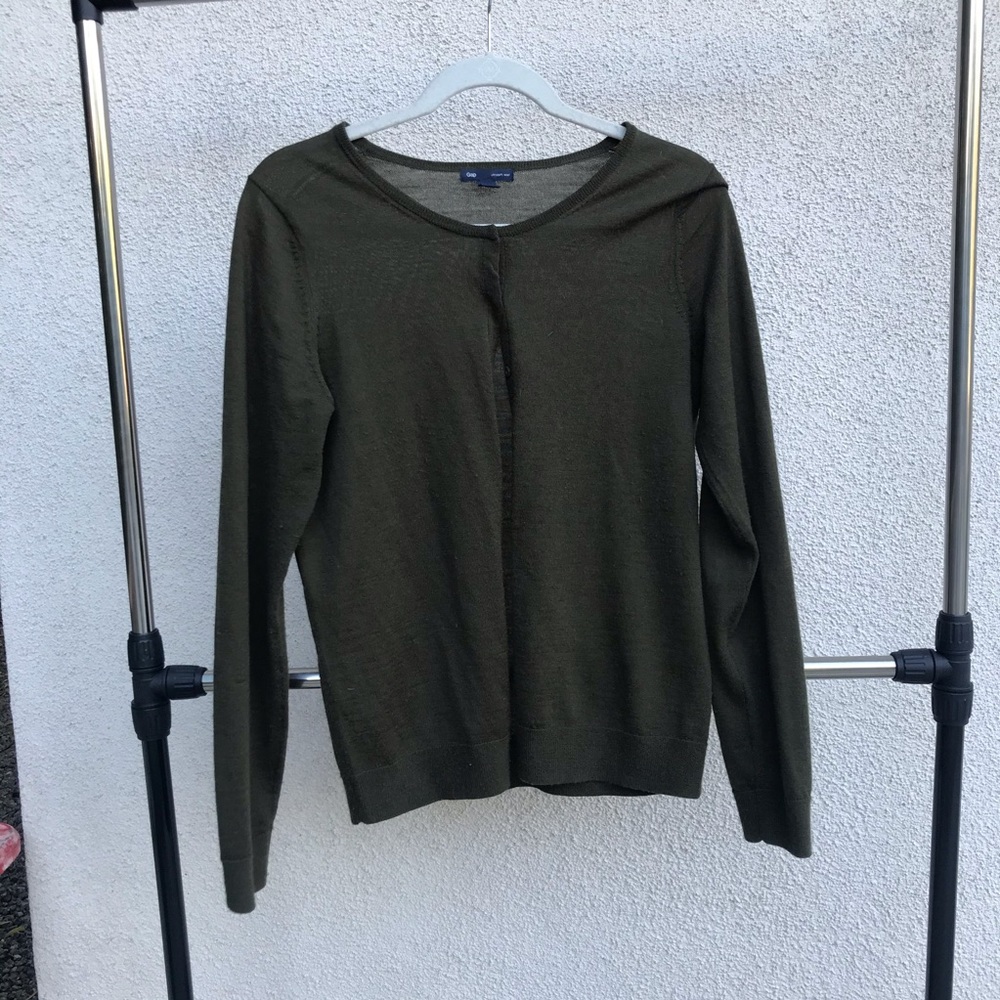 BUTTON UP CARDIGAN